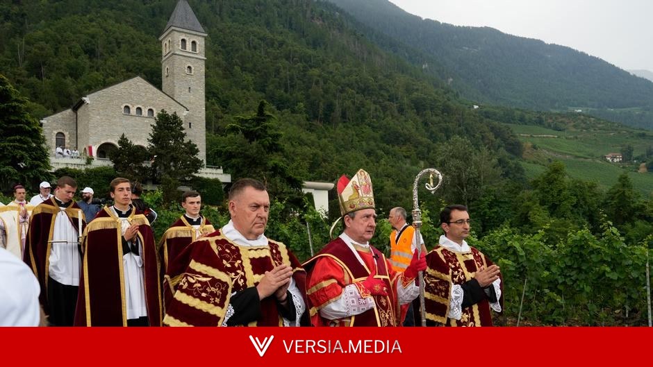 Rebel Catholic group SSPX defies pope, consecrates bishops